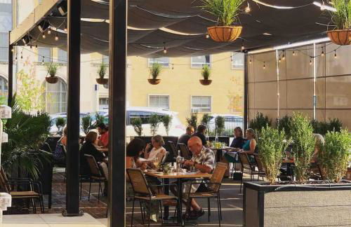 Historic Arts District Gastro Loft - Foto 15