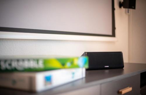 Gemütliches Heimkino mit Balkon & Beamer - Foto 8