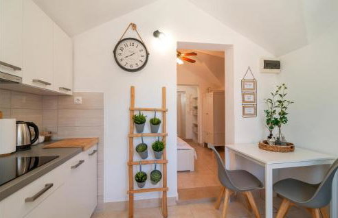 1 Bedroom Stunning Home In Postira - Photo 6