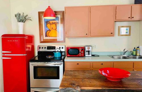 Charming Garden Cottage - Photo 6