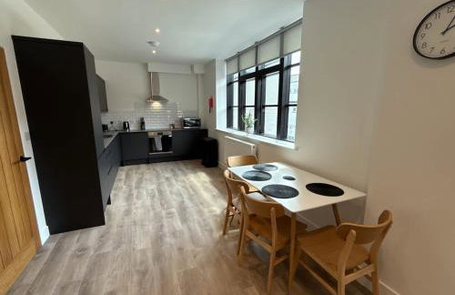 Beautiful 1 bed - 5 Queen Street Abingdon - Centrally located parking subject to availability - Ashbrook Serviced Apartments - Foto 5