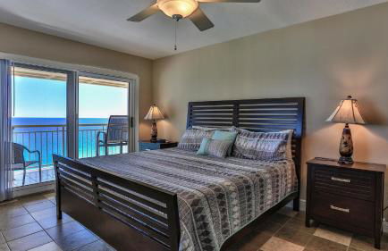 Destin Towers 142 - 2 Bedroom Beach Front Condo in the Heart of Destin with Amazing Views! - Foto 30