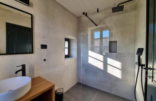 Villa Qualia - Heated pool, 4 bedrooms, 2 kitchens, Stylish interior - Foto 37