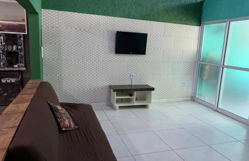 Casa para até 10 pessoas com 2 banheiros, 1 quente - Foto 10