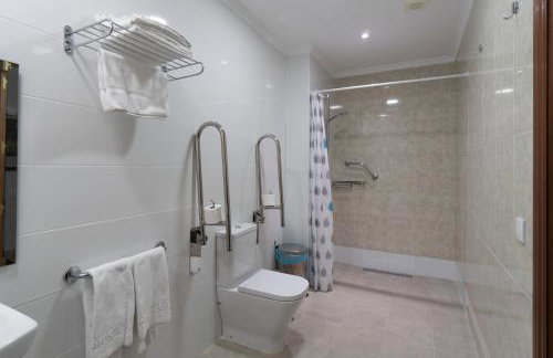 Apartamentos Leonor Carihuela - Photo 17