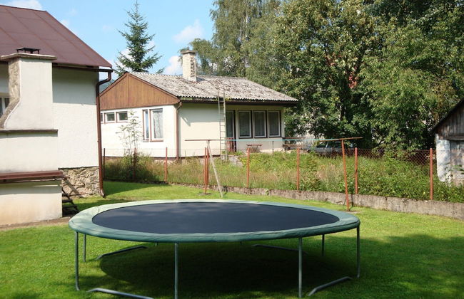 Serene Holiday Home in Mladé Buky with Private Pool and Trampoline - Foto 15