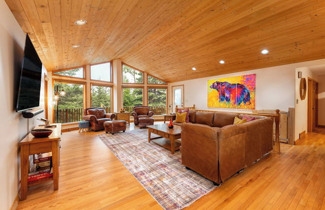 Mountain Chalet 2Min to Jasper Park Gate - Photo 9