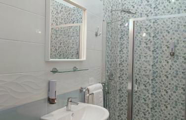 Airport Air Terminal 21 - Photo 29