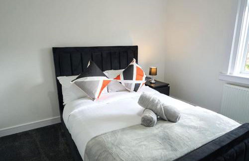 Modern 3 Bedroom Apartment - Photo 14