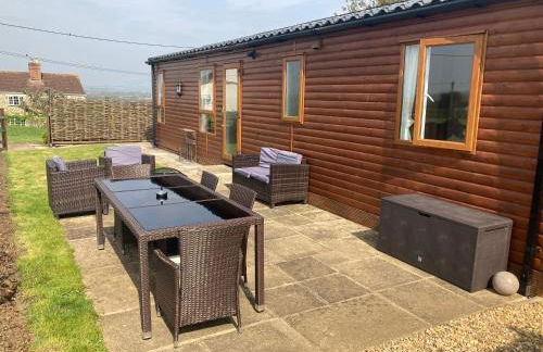 Rew Farm Country and Equestrian Accommodation - Sunset Lodge - Photo 17