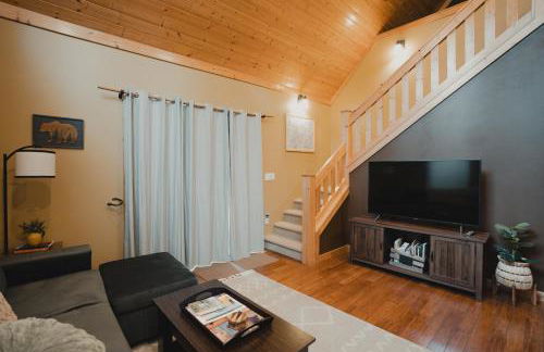 Cabin Minutes to Mt Rainier - EV, HotTub, 2 Queen and Twin - Photo 50