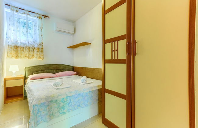 2-bdr apt With Shared Garden, 3 min Walk to Beach - Foto 9