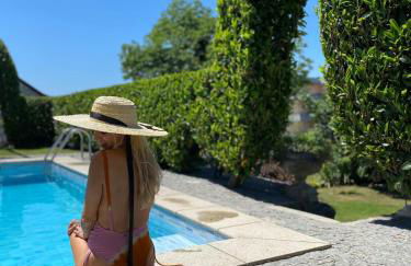 Pequena Casa rústica com piscina - Foto 35