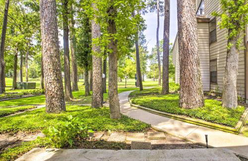 Walden Golf Course Condo Near Lake Conroe! - Foto 23