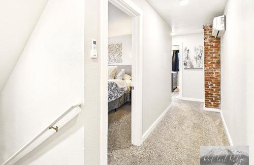 Boho Revival Modern Glam with AC in Downtown Albany - Foto 30