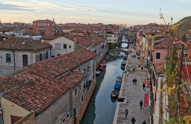 Large Three-bedroom Apartment with Canal View in Cannaregio - Foto 16