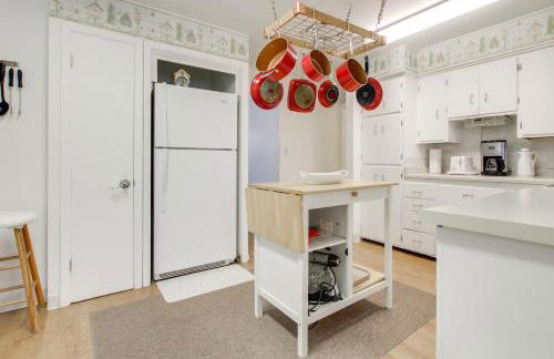 Neenah Home with Deck Near Lake Winnebago - Foto 8