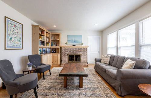 Quaint and Charming 4BR Tranquil Palo Alto Retreat - Photo 1