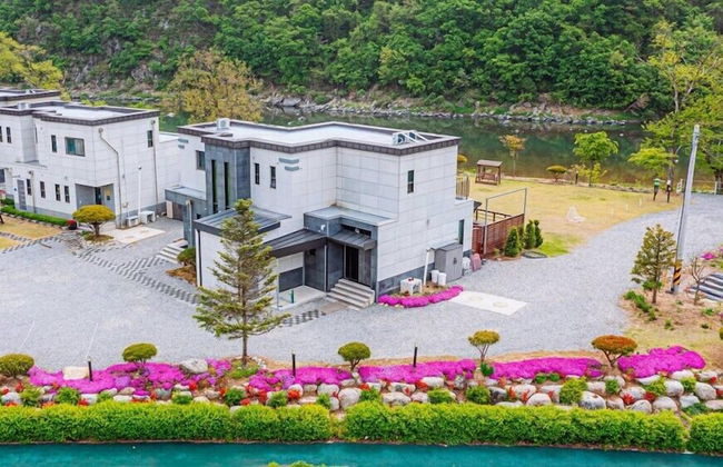 Nine to zero Pension - Foto 24