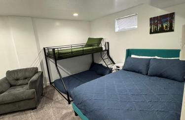 Photo Op with Sasquatch 2 min to walk Silver Mtn - Foto 34