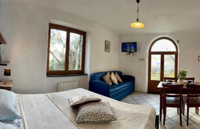 Panoramic Rural House With Garden - Photo 49