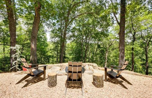 Spacious Home on Beaver Lake with Deck and Fire Pit! - Foto 31