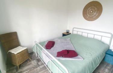 Villa des Suisses with Jacuzzi & View of Lake des Settons - Foto 13