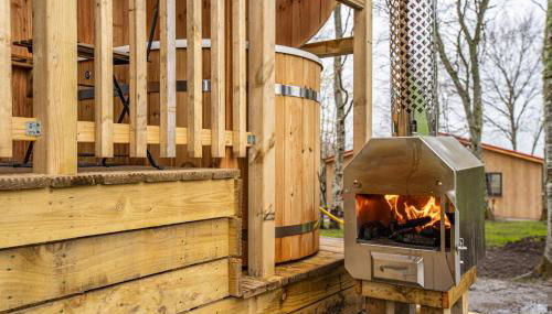 Breckland Lodge 1 with Hot Tub - Foto 2