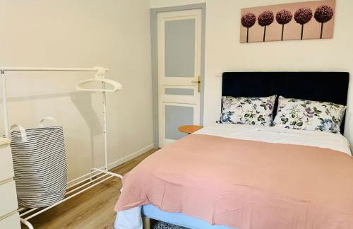 Wendy family flat with calm courtyard 3min for metro Paris in 10 mins - Foto 12