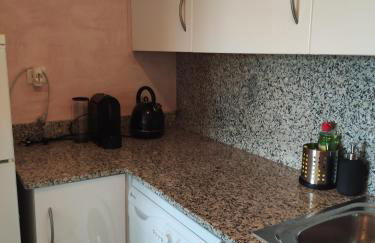 APPART STANDING 2 chambres 2SDB clim PISCINE PARKING WIFI TERRASSE 21m2 LOCAL VELO Port-Aventura, plage, centre - Foto 10