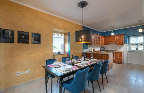 Awesome Home In Sumber - Foto 30