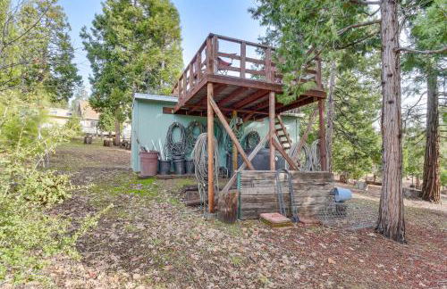 Deck and Wooded Views 5-Acre Auberry Retreat! - Foto 30