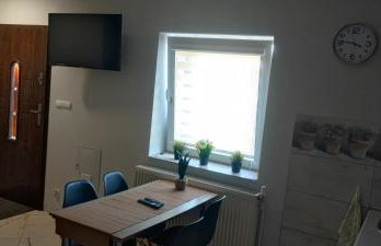 Noclegi kawalerka apartament w centrum Dzierżoniowa podwórko grill wynajm krótkoterminowy - Foto 2