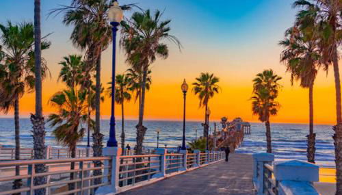 Walk to the Beach Private Backyard and Fire Pit - Foto 2