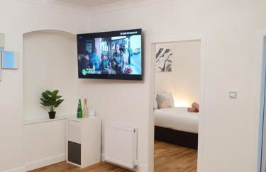 Glasgow Comfortable and Modern 3 Bedroom Mid Terraced Villa - Foto 10