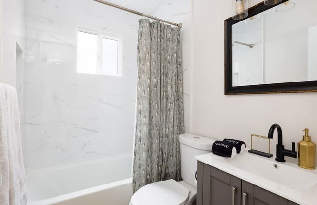 Cozy 2 BR Home With hot tub and Patio - Foto 26