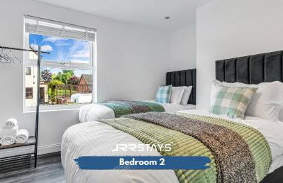 JRR STAYS 3Bed Sleeps 8- Coventry/Antsy M6-J2 CV7 - Photo 21