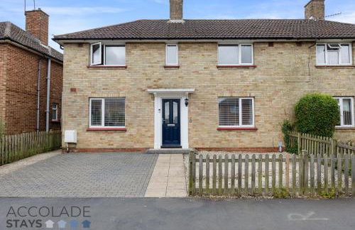 3 bed, 2 Bath, Sleeps 6, with Free Parking & WiFi, ideal for contractors and families - Foto 14