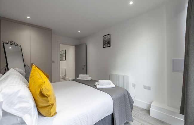 Remarkable 2-bed Apartment in Camberley - Foto 15