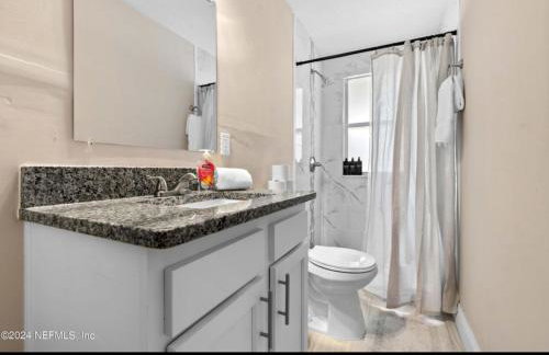 Riverside Craftsman with 3 beds and 3 baths, Pet friendly, Great neighborhood - Foto 10