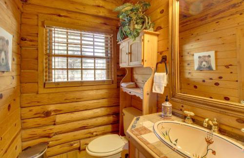 Fire Pit and Hot Tub Lakeside Cabin on 2 Acres! - Foto 16