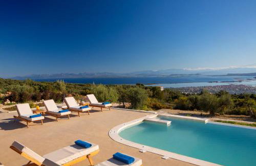 Flomis Luxury Villa - Foto 2