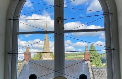 Windows over Stroud - 2BR Penthouse in Historic Building - Foto 18