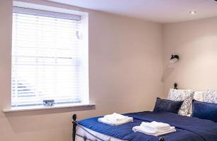 Stylish and Spacious 2-Bedroom Apartment, Tysoes Court, Tewkesbury Town Centre - Private Parking Included - Foto 8