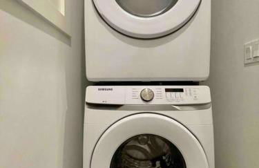 Gorgeous 1 BR Suite in a New House Free Parking - Foto 9