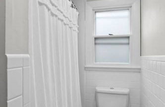 4BR Home | Walk to Beach & Downtown | Parking - Foto 18