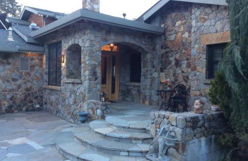 Glen Ellen Stone Retreat - Family Friendly Home - Walk to Town - Foto 2