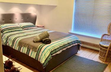 Stylish comfortable home with free parking - Foto 15