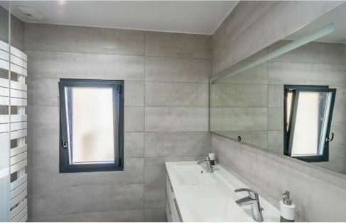 SUPERBE VILLA VUE MER JUSQU'A 14 COUCHAGES La LONDE LES MAURES Entre HYERES et Le LAVANDOU 4 Etoiles PISCINE CHAUFFEE - Foto 32