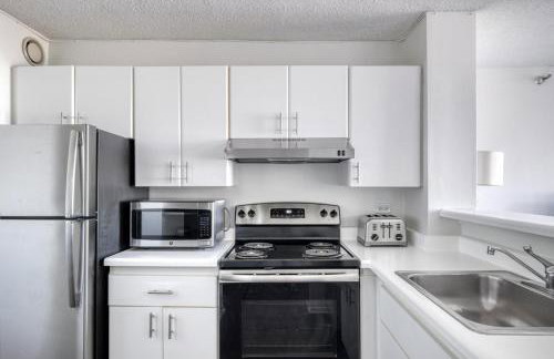 Streeterville Studio w Gym Pool nr Navy Pier CHI-450 - Photo 7